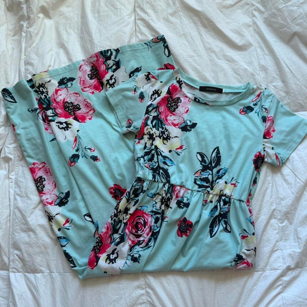 zessica Light blue vibrant floral maxi dress sz S modest short sleeve beachy
